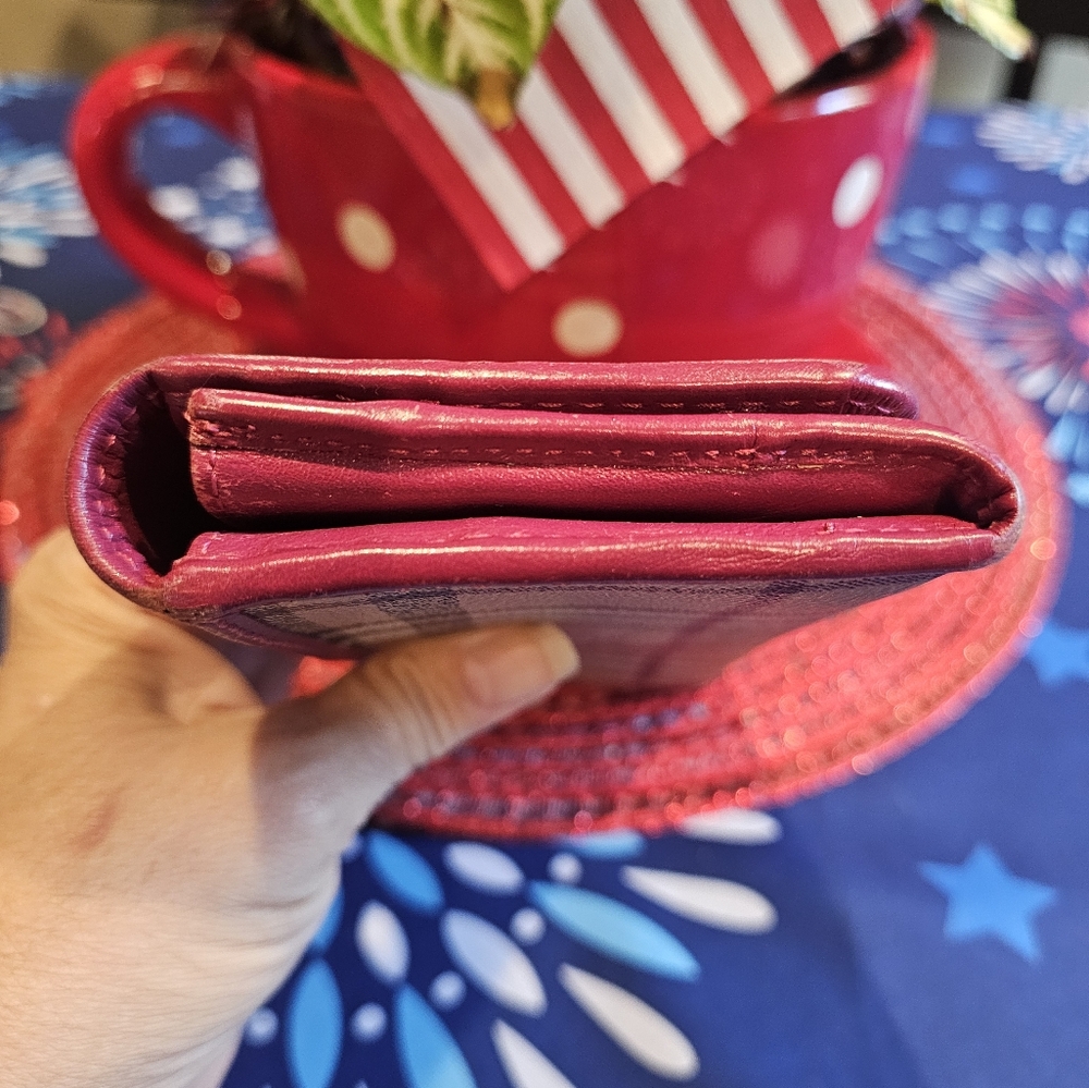 Burberry Haymarket Wallet With Rasberry Leather Trim - Picture 3 of 14